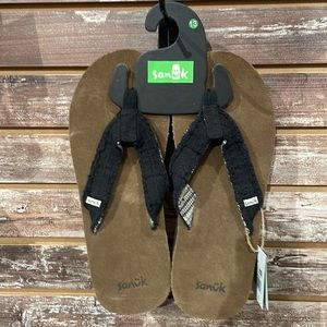 Sanuk Black Fraid Not Sandals
